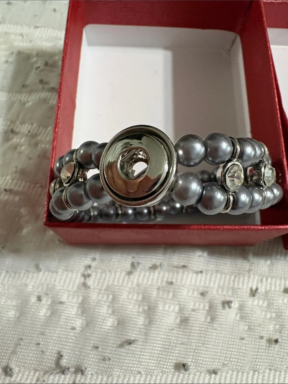 Elegant Silver Pearl Bracelet using small snaps. With jewels. Stretchy bracelet - Picture 2 of 7